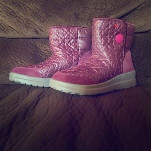 I ❤️ UGG boots, women’s size 7